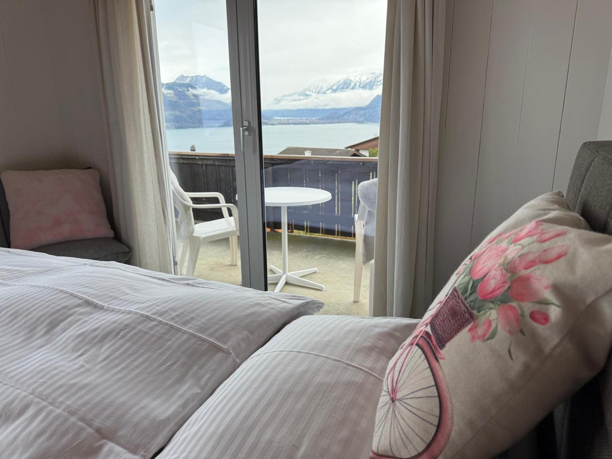 Eva'S Seeblick Krattigen Room photo